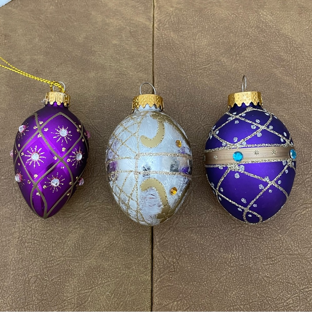 Egg shaped ornaments